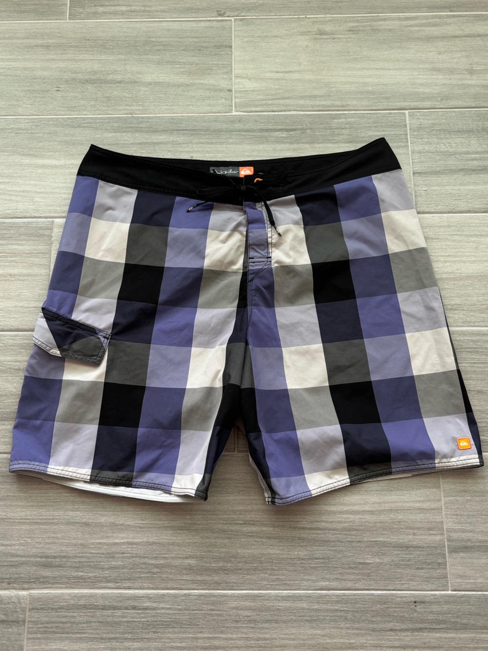 QUIKSILVER Swim Board Shorts Men’s 40W Purple Black & Gray Checkerboard Design
